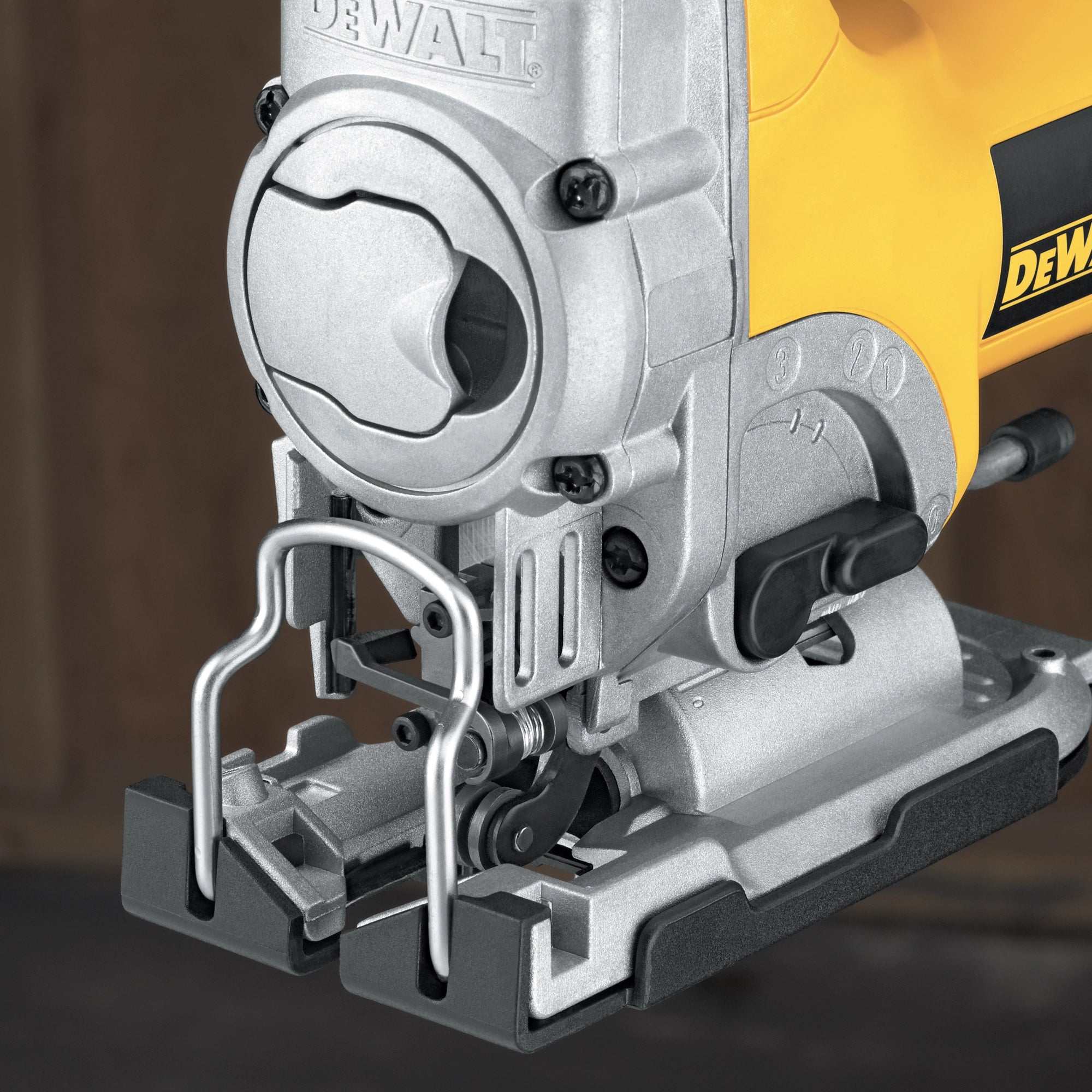 Seghetto alternativo Dewalt DW331KT-QS 701W